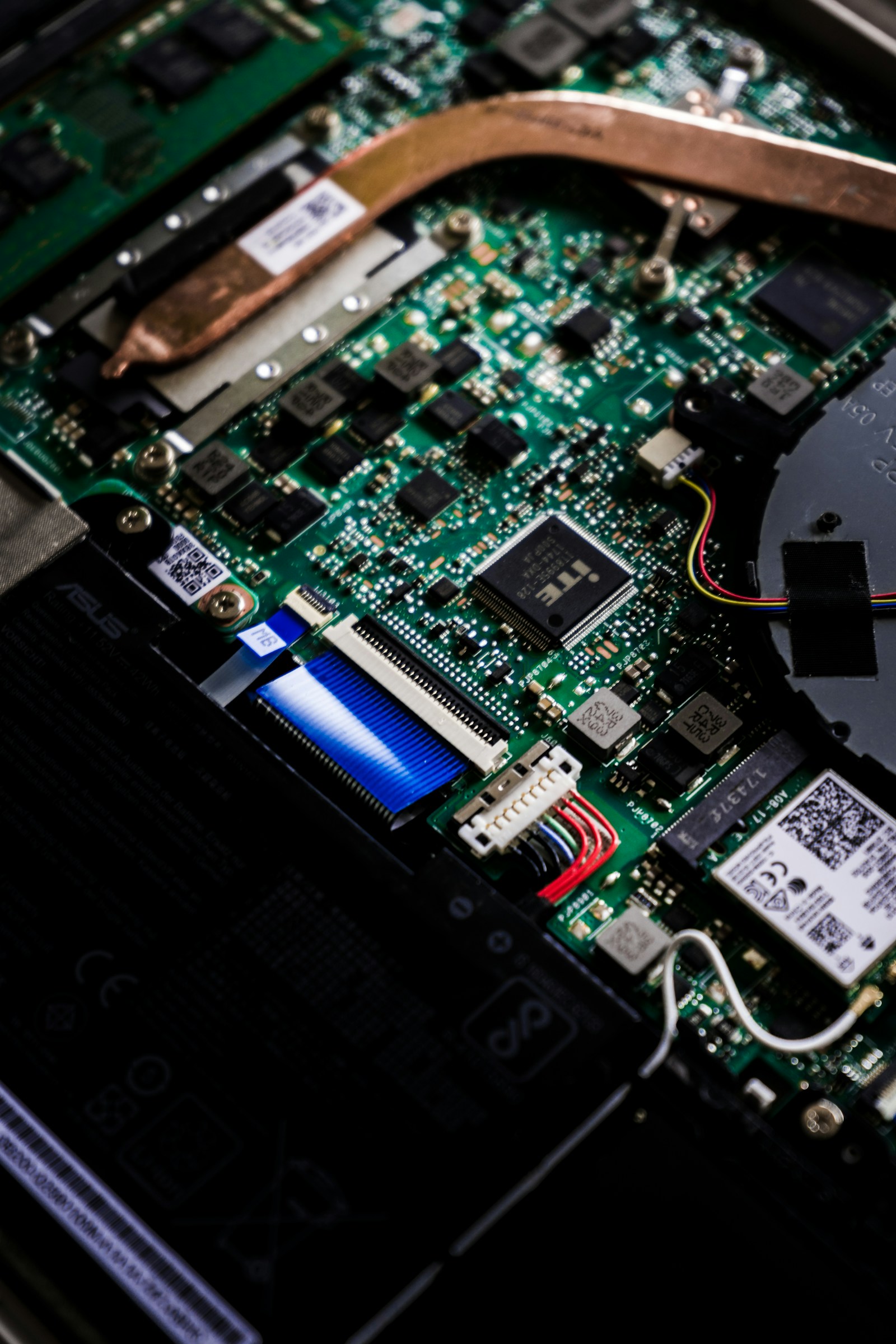 Laptop internals opened for laptop won't turn on data recovery in Perth
